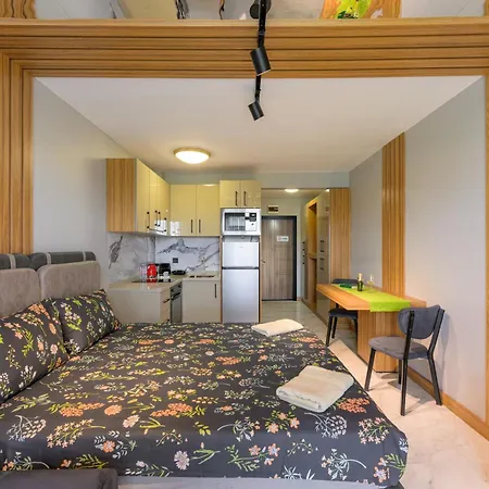 Azur Ap50 شقة شكوربيلوفتسي